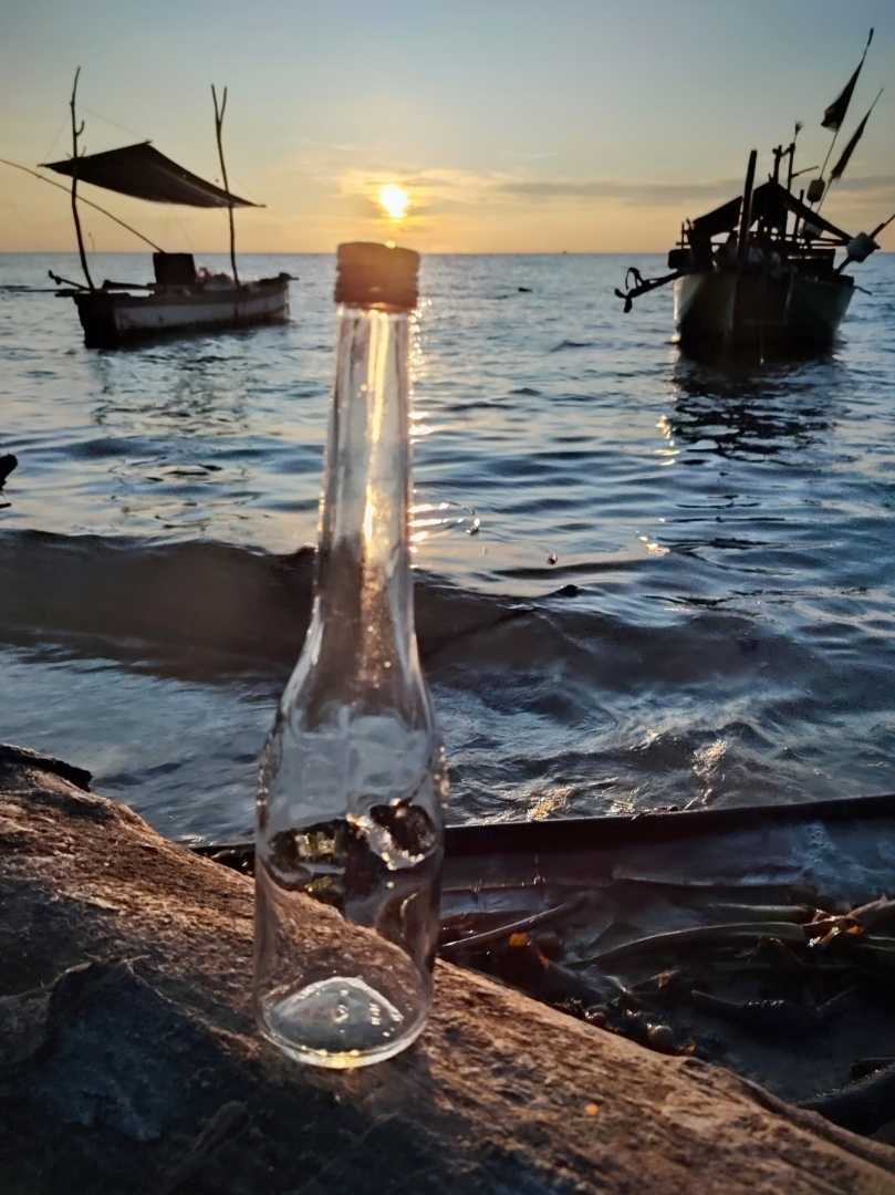 Botol di pantai Kartini Jepara