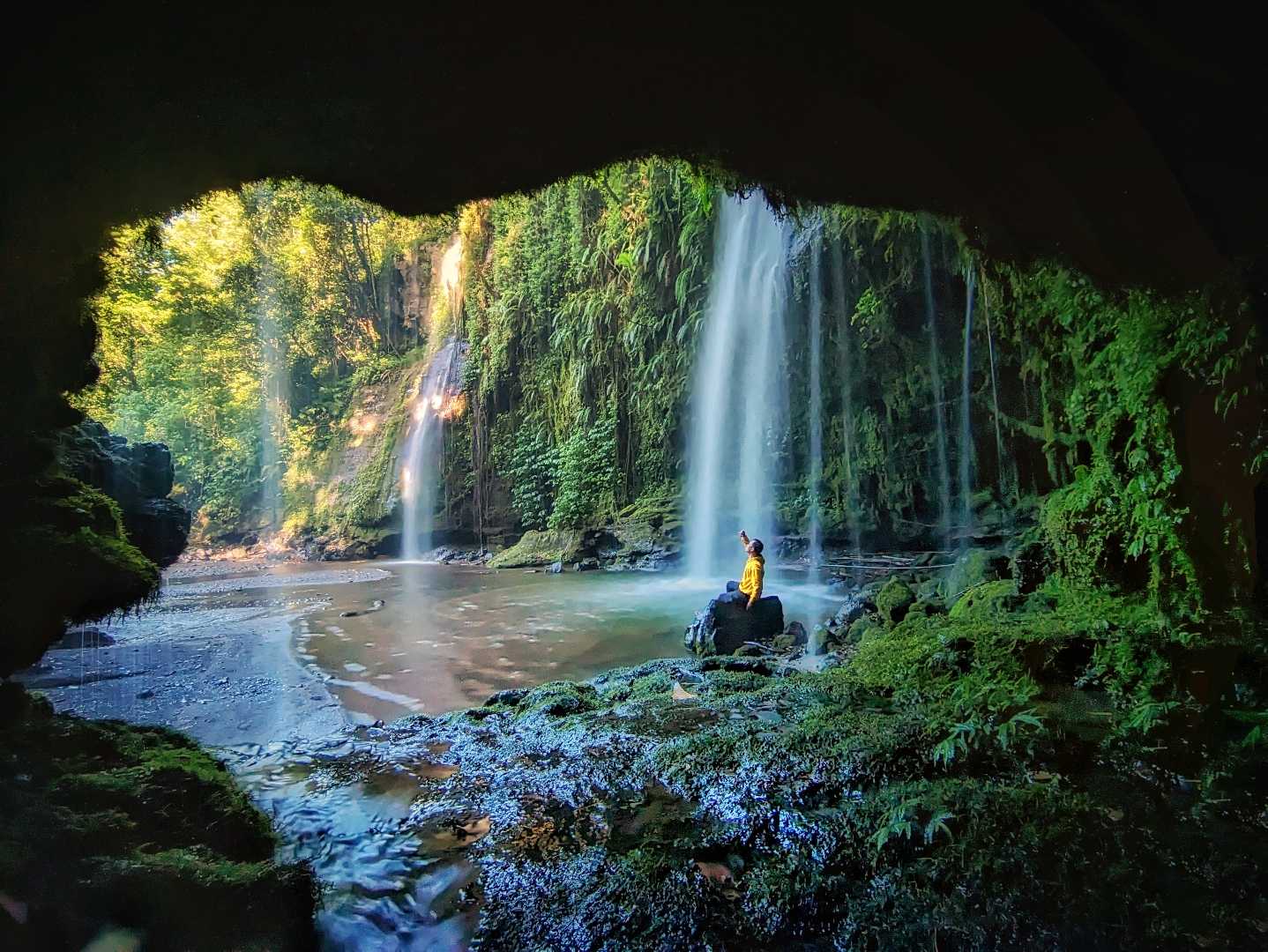 Pesona Air Terjun Benang Stokel 