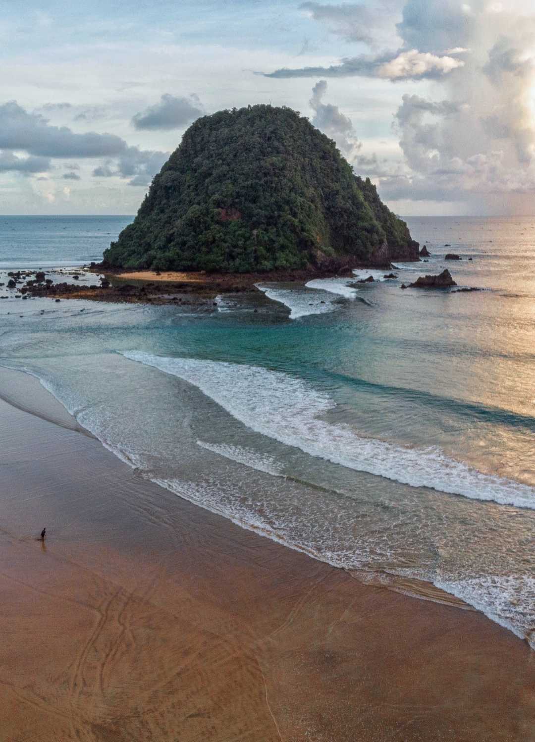 Pulau Merah, Banyuwangi