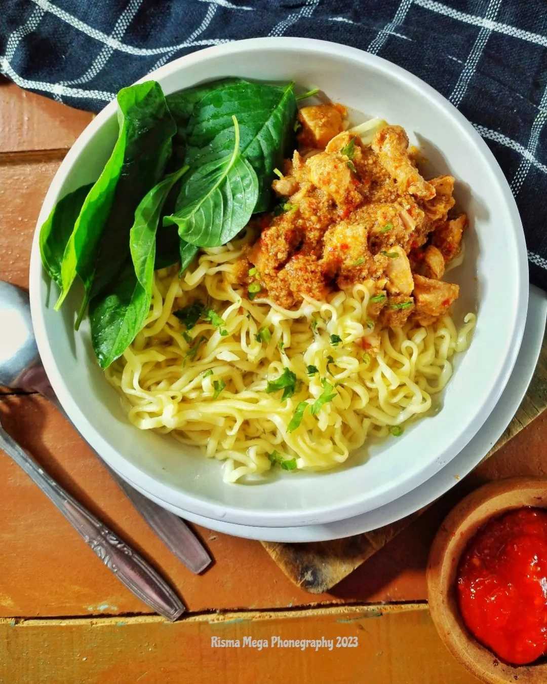 Mie Ayam with Spinach