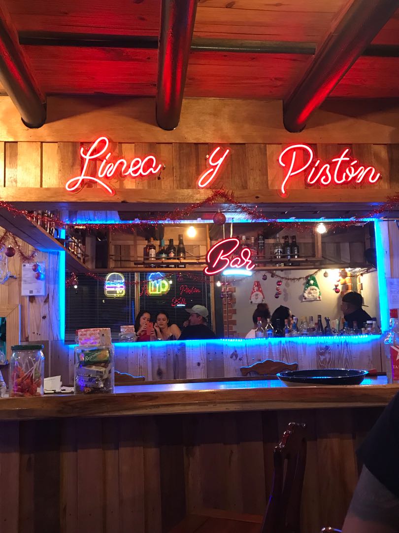Bar cafetería Linea y Pistones