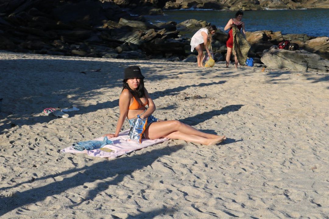 Friends and beach 