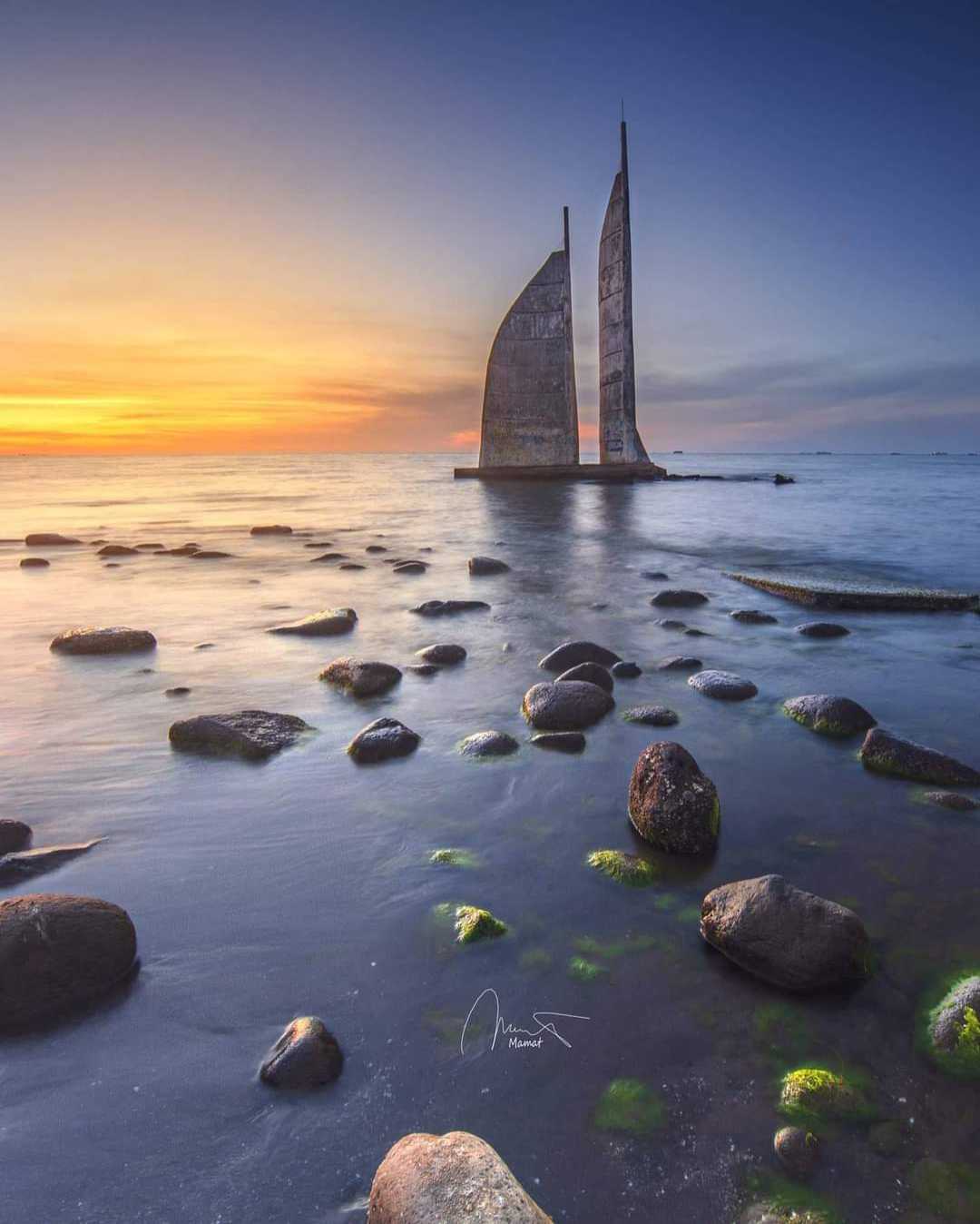 Pantai tanjung layar