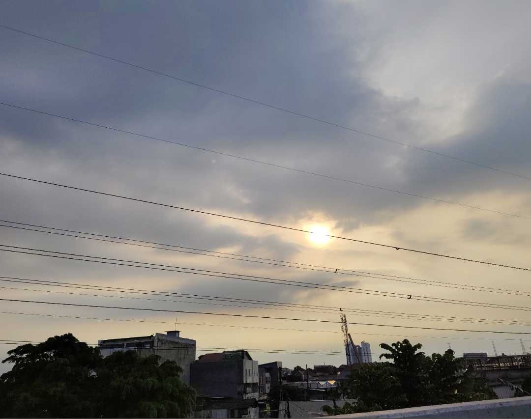 Senja.. di batas kota